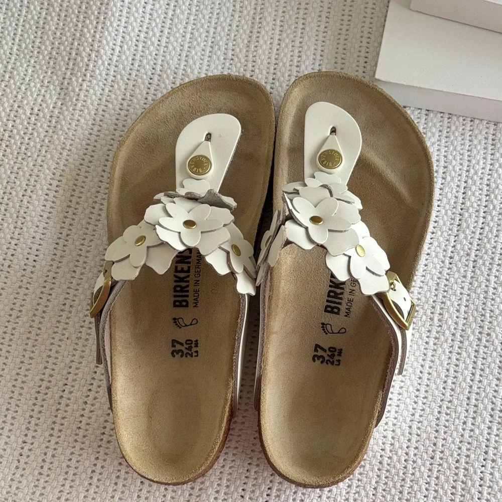 Birkenstock Gizeh White Floral Sandals - Picture 7 of 7